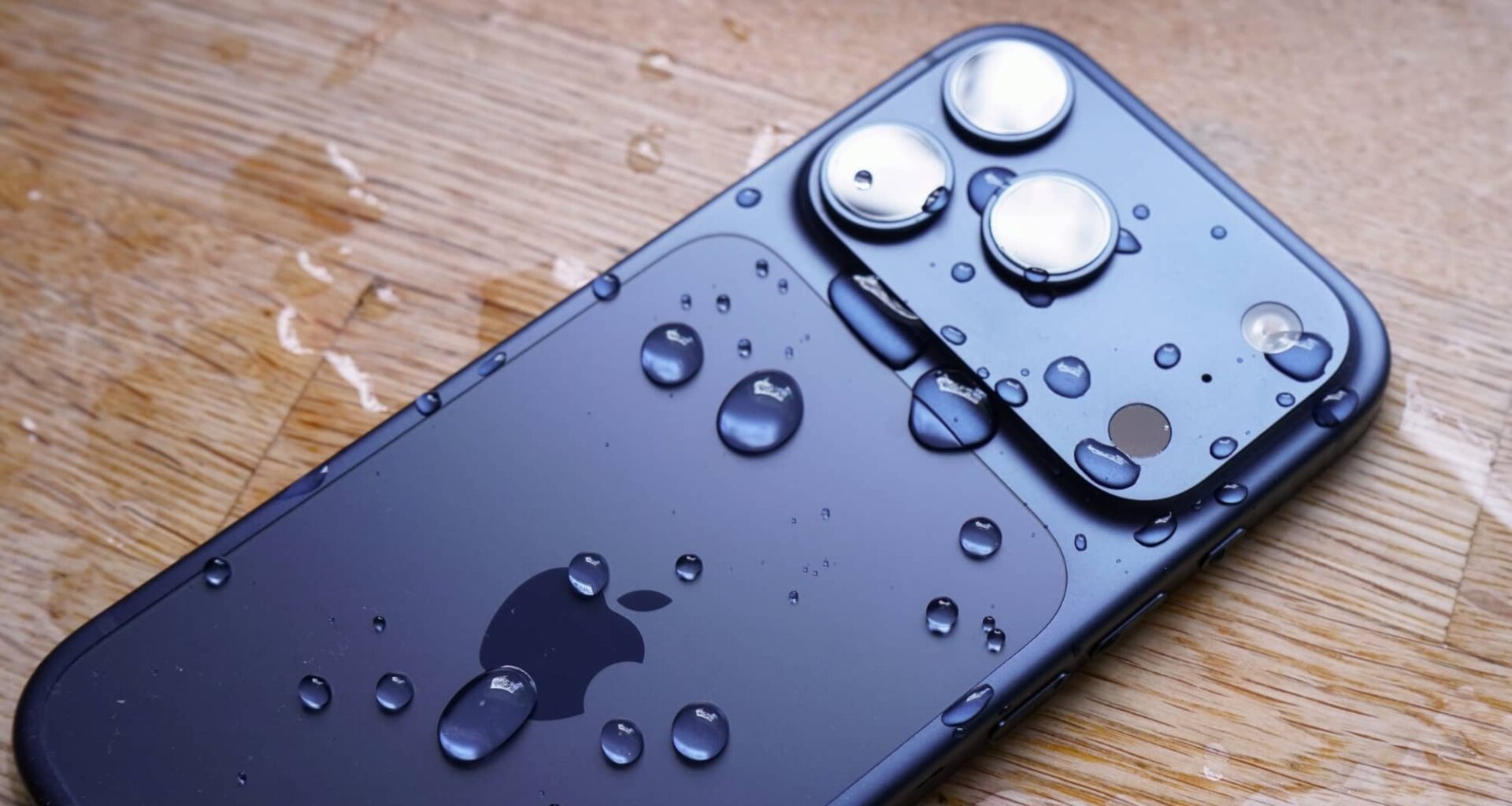 apple-iphone-17-pro-review-2025-12-1920x1024-1